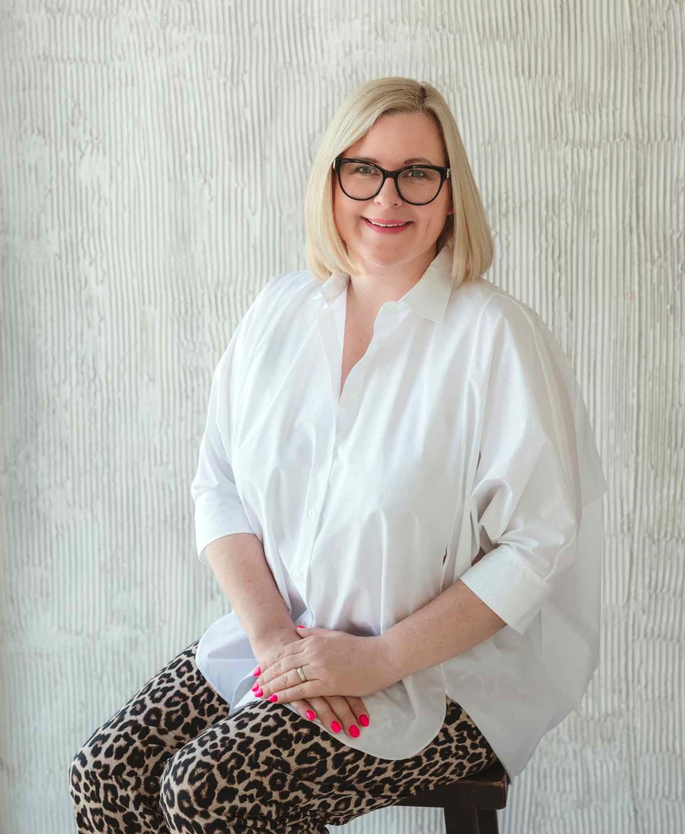 Éva Hennel, Couples and Family Therapist in Training, Mental Health Professional, Mediator